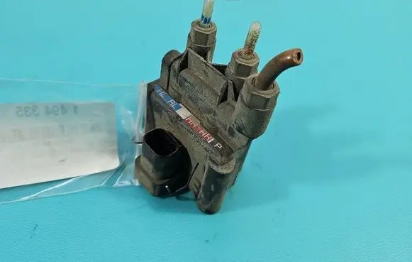 Mercedes-Benz E W213 Air suspension valve block A2513200158 IMPRK1494335