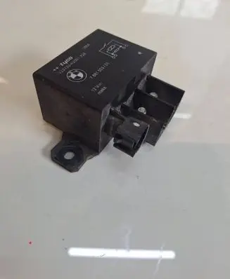 BMW X5 E70 Coolant fan relay 7661503 V23132A2001X26