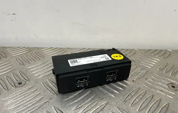 Audi A6 S6 C8 4K USB socket connector 4N0035722