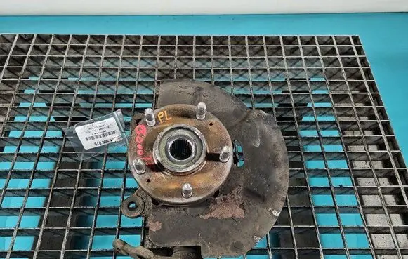 Front wheel hub spindle knuckle
