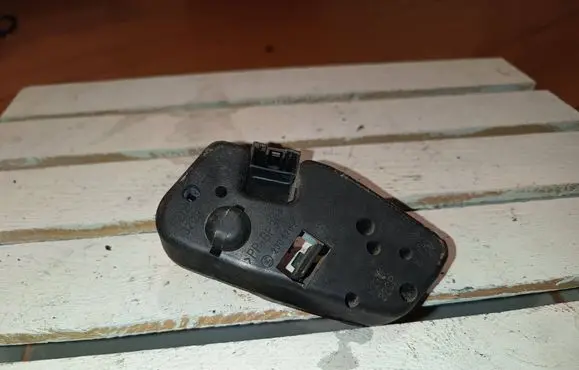 BMW 3 E46 Tail light bulb cover holder 8374810
