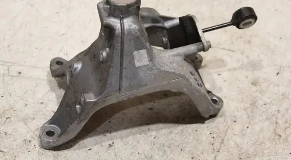 Audi A4 S4 B9 Engine mounting bracket 4M0199308AA