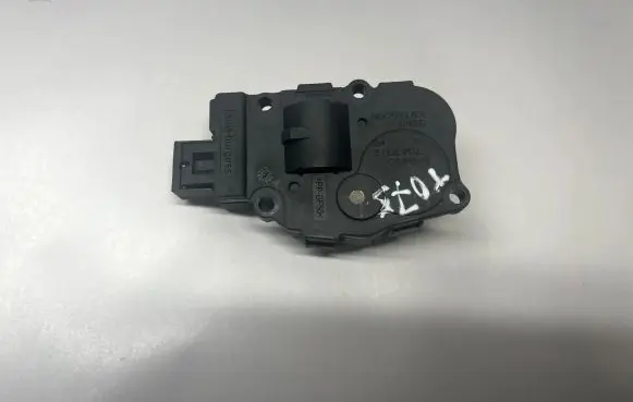 BMW 5 F10 F11 Intake manifold valve actuator/motor EFB430