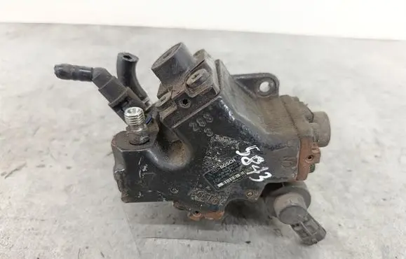 Opel Astra H Fuel injection high pressure pump 