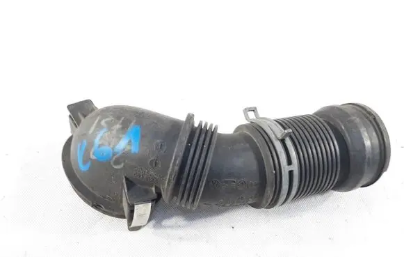Volkswagen PASSAT B6 Air intake hose/pipe 06F129627G