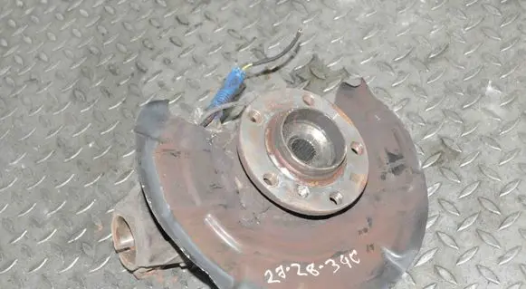 Front wheel hub