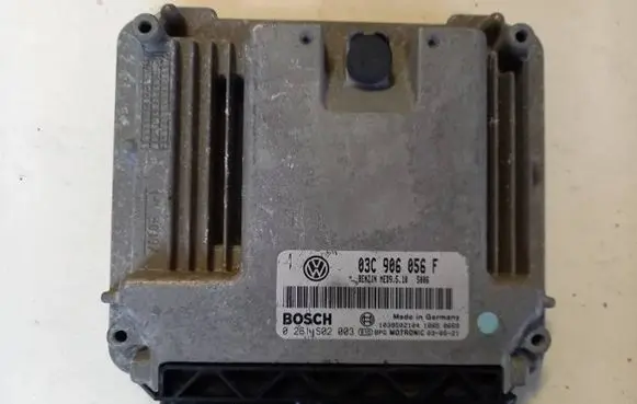 Volkswagen Touran I Engine control unit/module 03C906056F 1039S02104 0261S02003