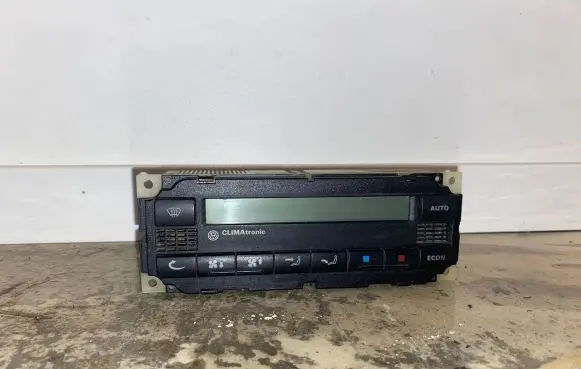 Volkswagen Golf IV Climate control unit