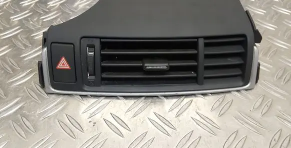 Toyota Verso Dash center air vent grill 556700F030 556700F060
