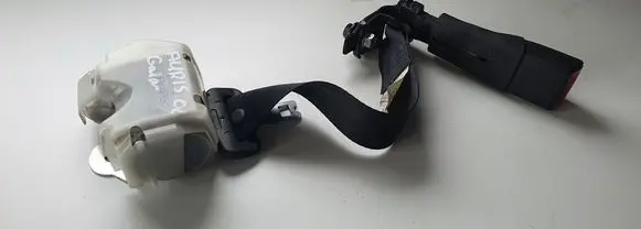 Toyota Auris 150 Middle seatbelt (rear) 