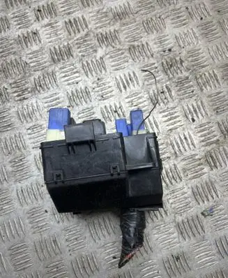 Infiniti FX Fuse module 
