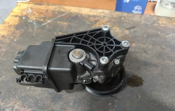 Mercedes-Benz E W212 Power steering pump