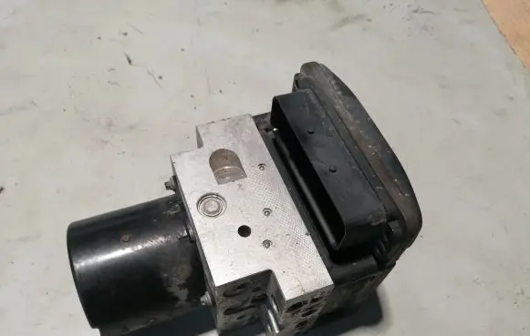 BMW 5 E60 E61 ABS Pump 6784151 0265960327 0265250217