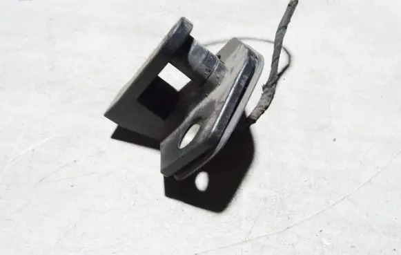 BMW 5 E39 Front door lock loop/hook striker 8176350