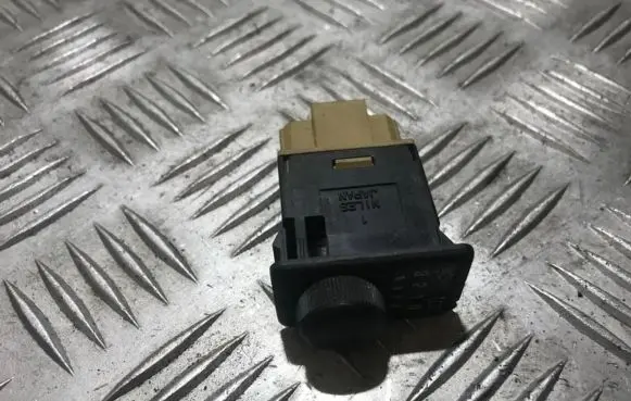 Nissan Primera Headlight level height control switch 1220