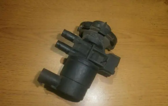 Chrysler Neon I Turbo solenoid valve 4669475