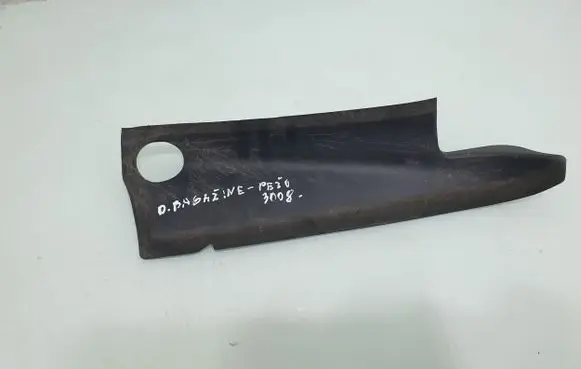 Peugeot 3008 I Rear/tail light trim molding 9670553380