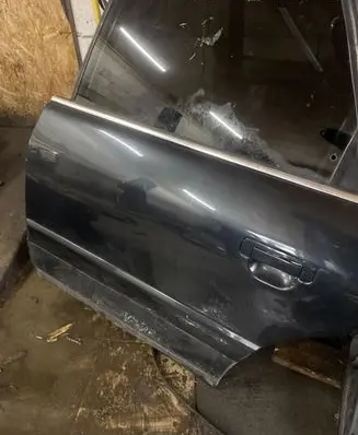 Audi A6 S6 C4 4A Rear door