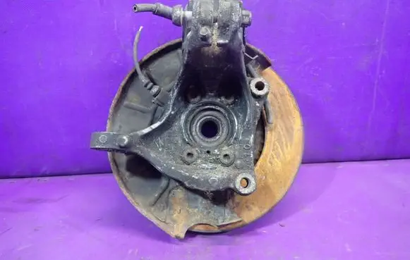 Volkswagen PASSAT B6 Front wheel hub spindle knuckle