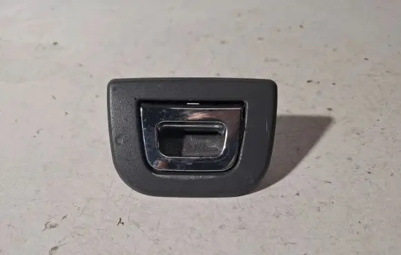 BMW 7 E65 E66 Tie down hook / loop 
