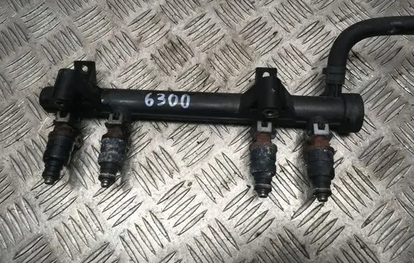 Skoda Fabia Mk1 (6Y) Fuel main line pipe 047133319 5WS02520