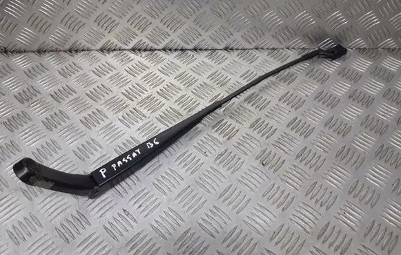 Volkswagen PASSAT B6 Front wiper blade arm 3C1955410B