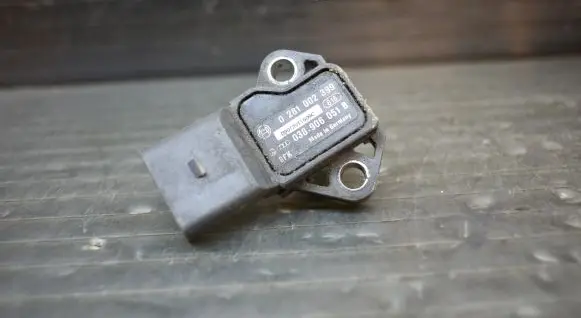 Skoda Superb B6 (3T) Air pressure sensor 038906051B