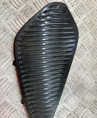 Peugeot 5008 II Front bumper lower grill 9836831877
