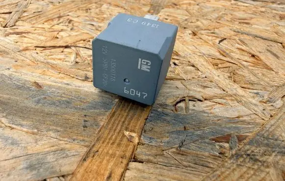 Opel Insignia A Other relay 13500118