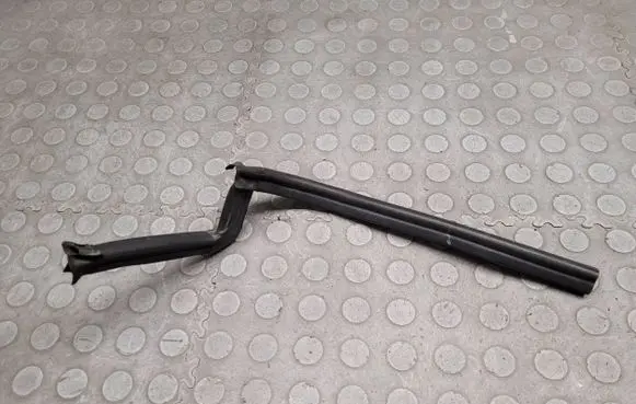 BMW X3 E83 Engine compartment rubber 8208507 3400364