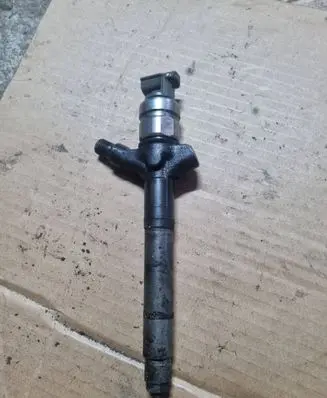 Toyota Avensis T250 Fuel injector 236700R180 01K59611