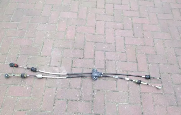 Ford C-MAX II Gear shift cable linkage AV6R7E395HE