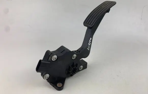 Subaru Impreza III Accelerator throttle pedal 36010AG140