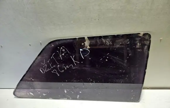 Volkswagen Jetta II Rear side window 43R001057