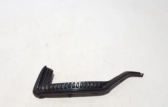 Volvo XC60 Rear bumper corner part panel trim 32136213