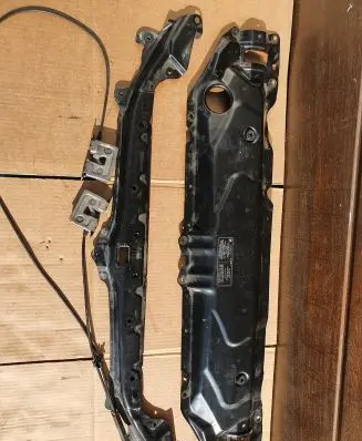BMW 5 E60 E61 Radiator trim 5164716346204 5164703374120
