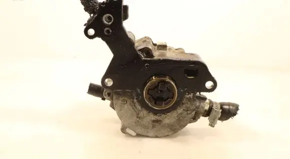 Volkswagen Polo IV 9N3 Vacuum pump 038145209