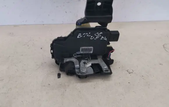Volkswagen New Beetle Front door lock 3B1837016BT