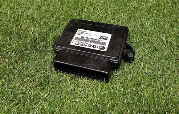 Audi A6 S6 C6 4F Hand brake control module 4F0907801B 4F0910801D