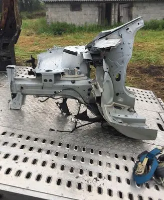 Renault Clio IV Front quarter panel 