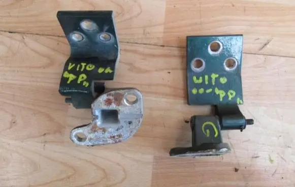 Mercedes-Benz Vito Viano W638 Front door hinge set 638 766 0161