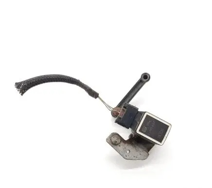 BMW 5 E60 E61 Air suspension front height level sensor 675279701 1093697