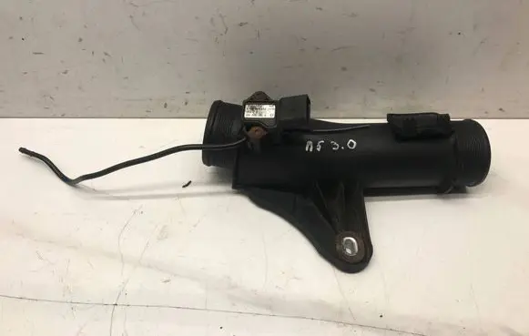 Audi A5 8T 8F Thermostat/thermostat housing 8K0145673E