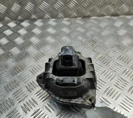 BMW 5 F10 F11 Engine mount bracket 68623513 4081571