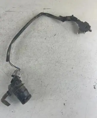 Toyota Land Cruiser (J120) Windscreen/windshield washer pump 8533060160