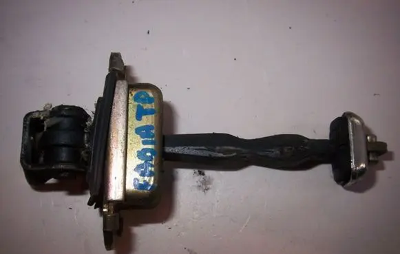 Skoda Fabia Mk1 (6Y) Rear door check strap stopper