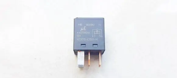 Mitsubishi Colt Other relay mb953382 v23075-e1001-x1