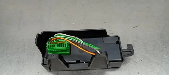 Volvo V70 Light module LCM 30782604AA 89902246