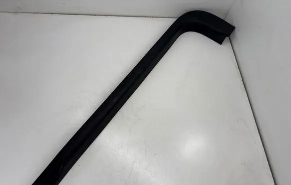 Chevrolet Camaro Front sill trim cover 84339479 84339480 23370388