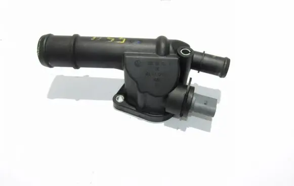 Volkswagen Golf V Engine coolant pipe/hose 03G121132B